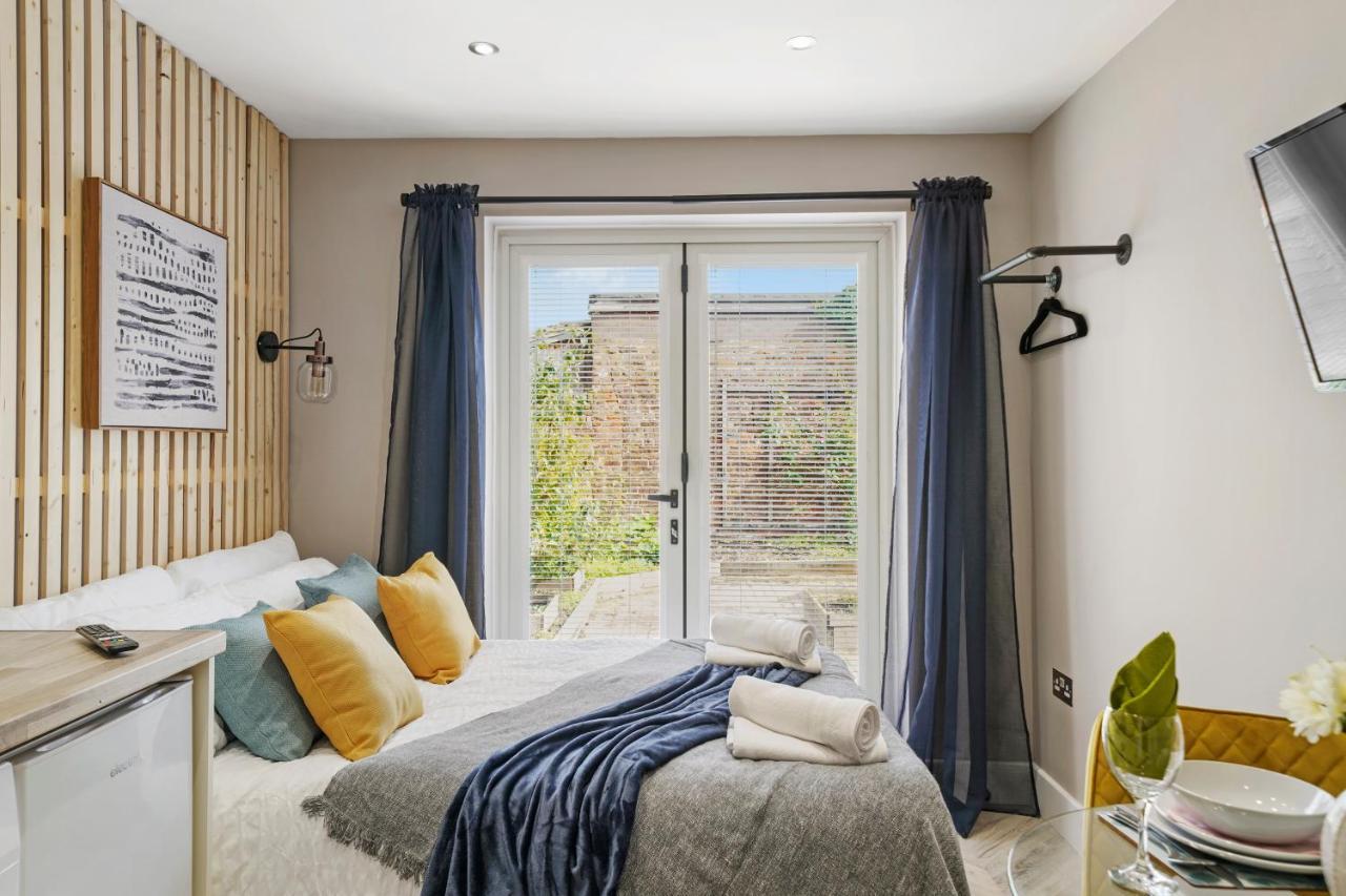 Boutique Heathrow Studio'S - Parking - Garden Appartement Harmondsworth Buitenkant foto