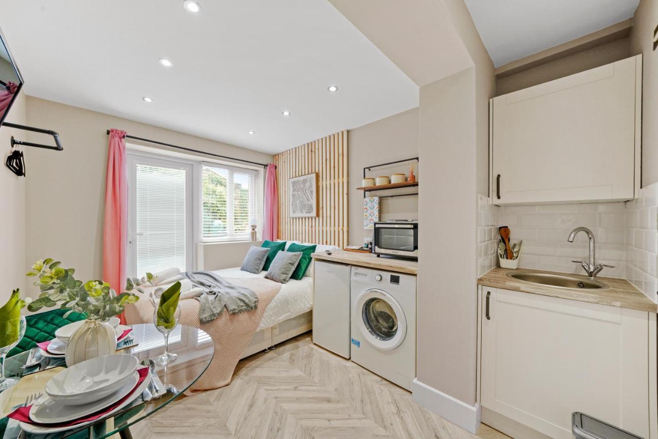 Boutique Heathrow Studio'S - Parking - Garden Appartement Harmondsworth Buitenkant foto