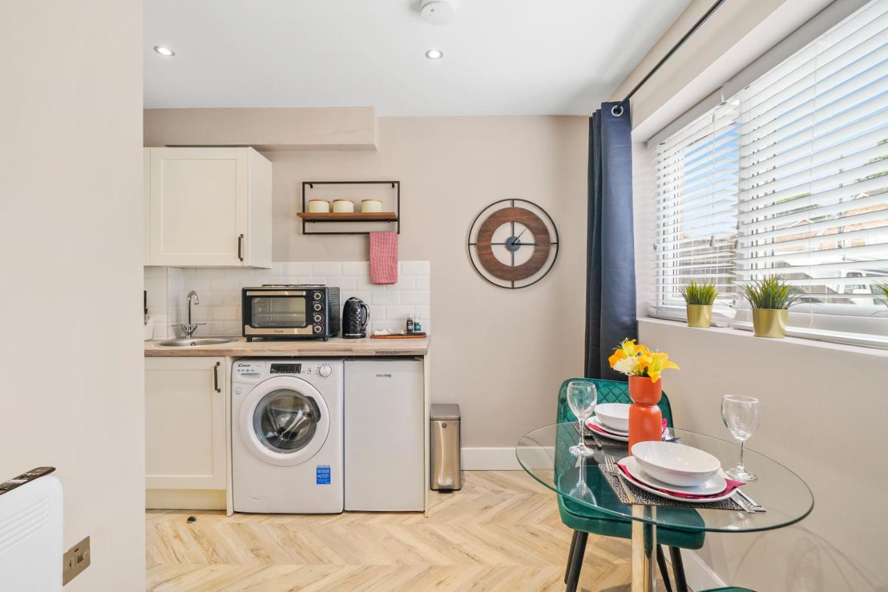 Boutique Heathrow Studio'S - Parking - Garden Appartement Harmondsworth Buitenkant foto