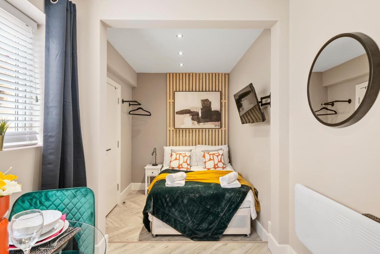 Boutique Heathrow Studio'S - Parking - Garden Appartement Harmondsworth Buitenkant foto