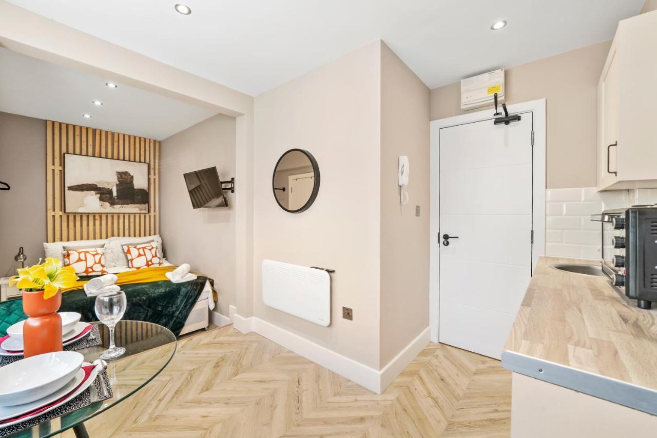 Boutique Heathrow Studio'S - Parking - Garden Appartement Harmondsworth Buitenkant foto