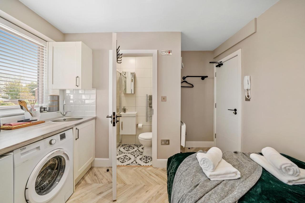 Boutique Heathrow Studio'S - Parking - Garden Appartement Harmondsworth Buitenkant foto