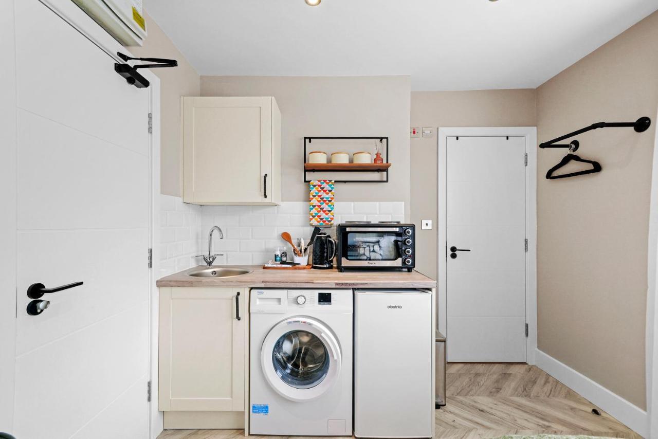 Boutique Heathrow Studio'S - Parking - Garden Appartement Harmondsworth Buitenkant foto