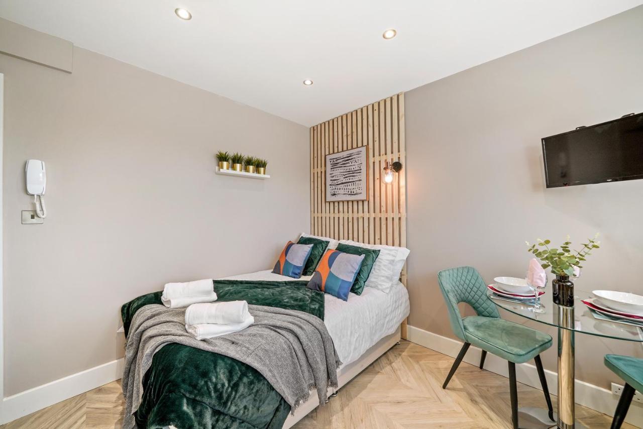 Boutique Heathrow Studio'S - Parking - Garden Appartement Harmondsworth Buitenkant foto