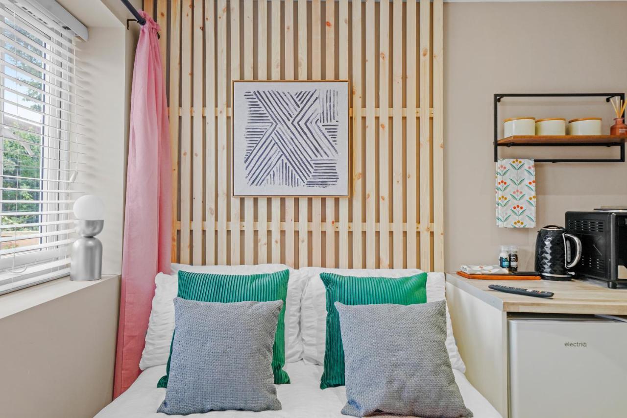 Boutique Heathrow Studio'S - Parking - Garden Appartement Harmondsworth Buitenkant foto