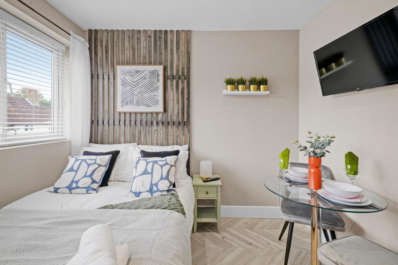 Boutique Heathrow Studio'S - Parking - Garden Appartement Harmondsworth Buitenkant foto