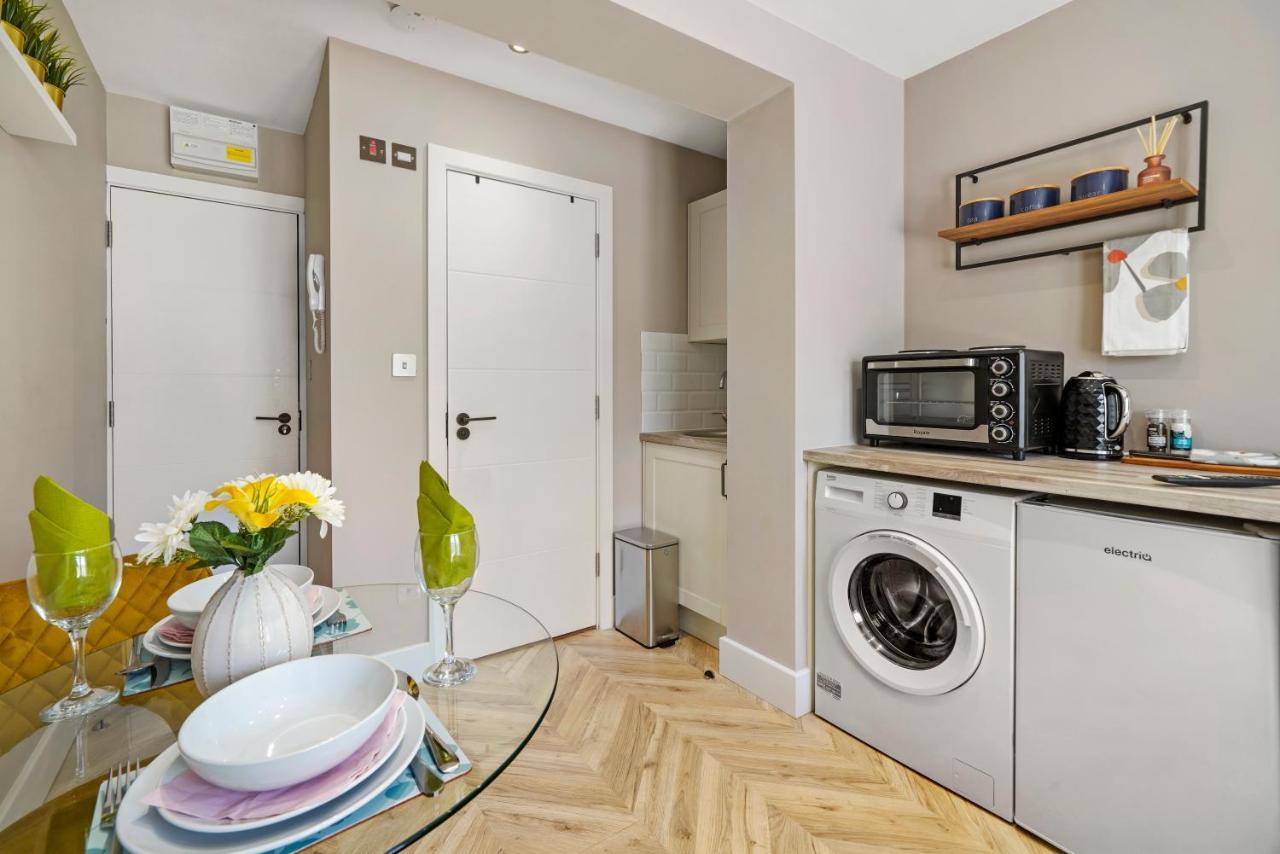 Boutique Heathrow Studio'S - Parking - Garden Appartement Harmondsworth Buitenkant foto
