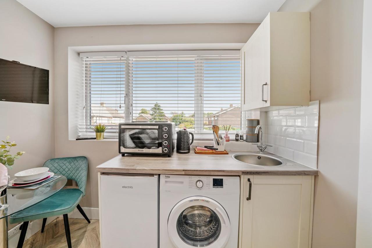 Boutique Heathrow Studio'S - Parking - Garden Appartement Harmondsworth Buitenkant foto