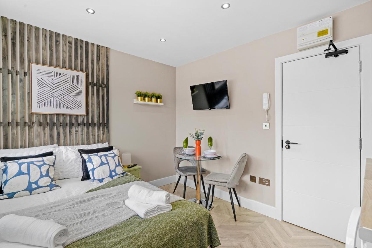 Boutique Heathrow Studio'S - Parking - Garden Appartement Harmondsworth Buitenkant foto