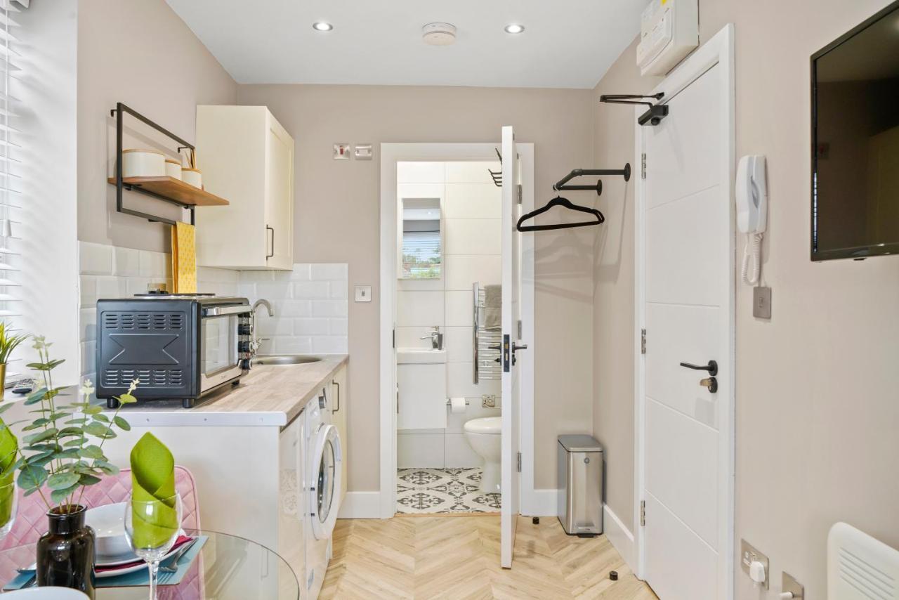 Boutique Heathrow Studio'S - Parking - Garden Appartement Harmondsworth Buitenkant foto