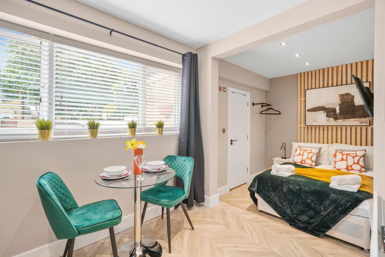 Boutique Heathrow Studio'S - Parking - Garden Appartement Harmondsworth Buitenkant foto