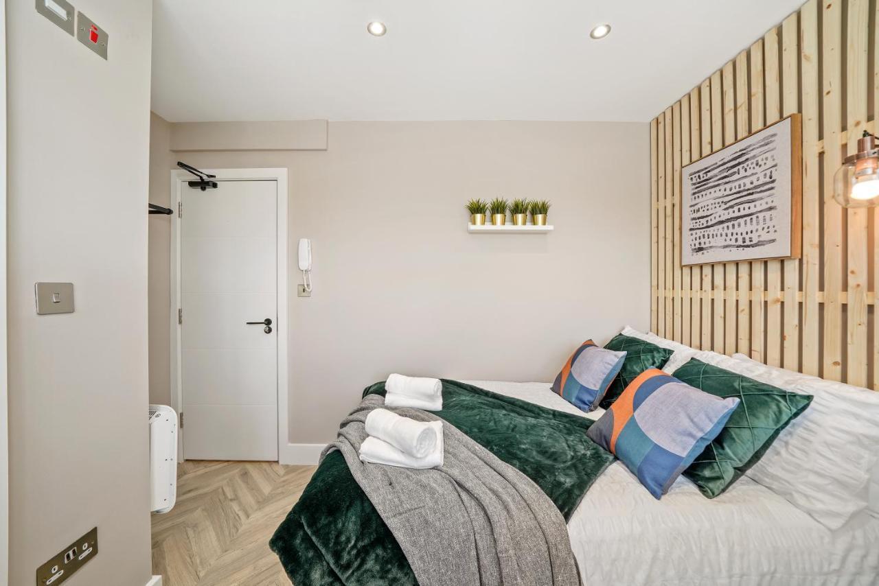 Boutique Heathrow Studio'S - Parking - Garden Appartement Harmondsworth Buitenkant foto