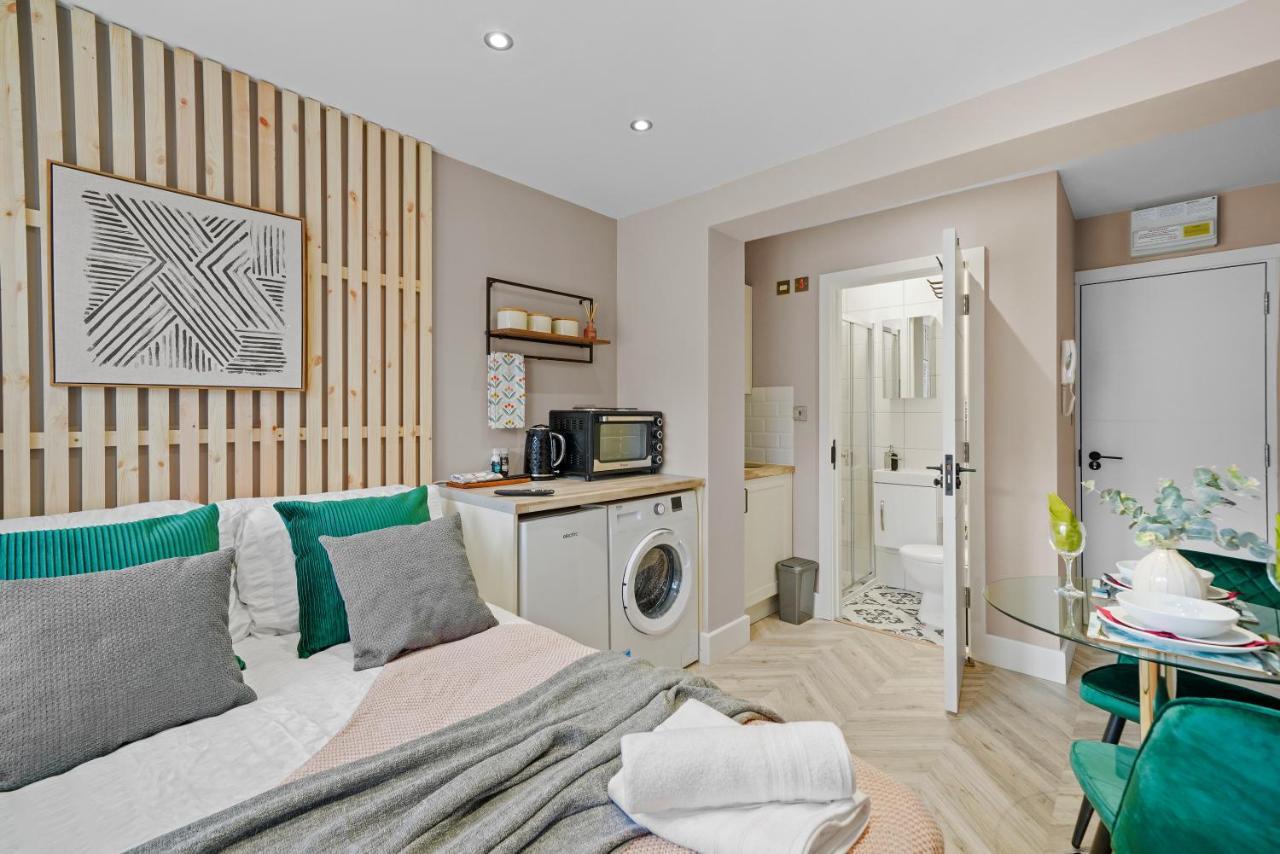 Boutique Heathrow Studio'S - Parking - Garden Appartement Harmondsworth Buitenkant foto