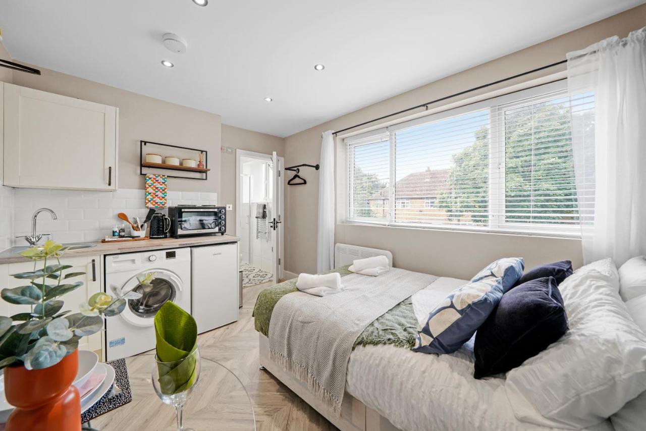 Boutique Heathrow Studio'S - Parking - Garden Appartement Harmondsworth Buitenkant foto