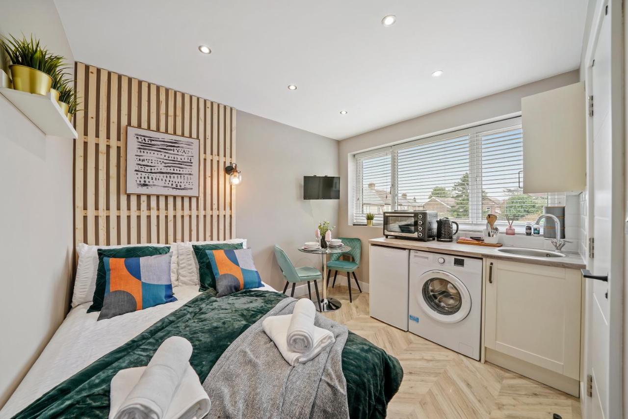 Boutique Heathrow Studio'S - Parking - Garden Appartement Harmondsworth Buitenkant foto